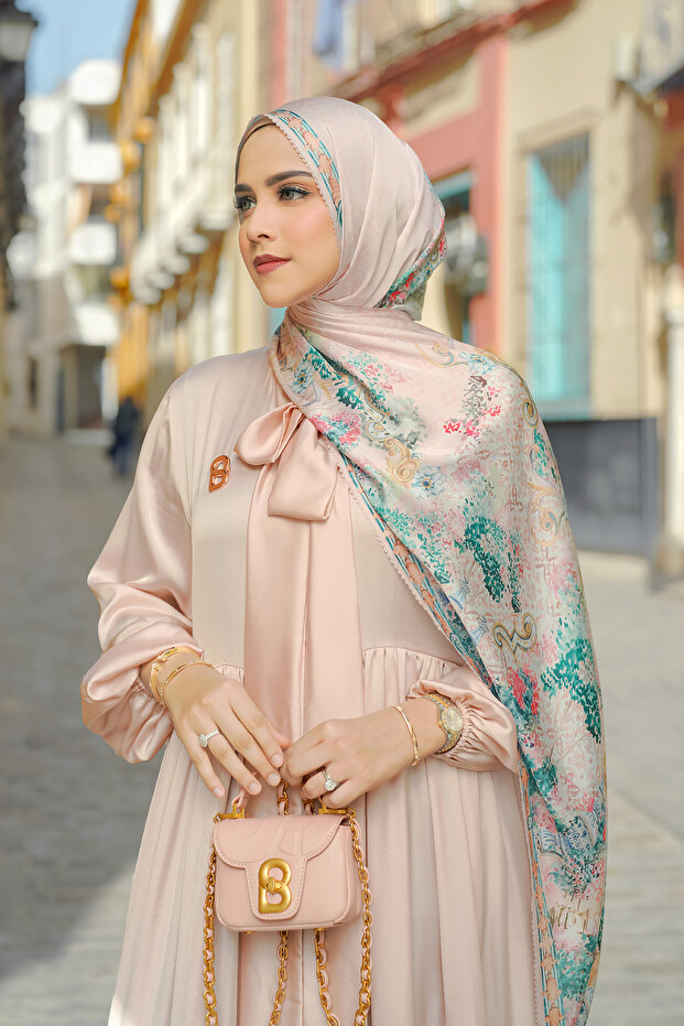 Sevilla Satin Shawl - Dulce