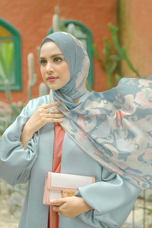 Friendship Satin Shawl - Pokey