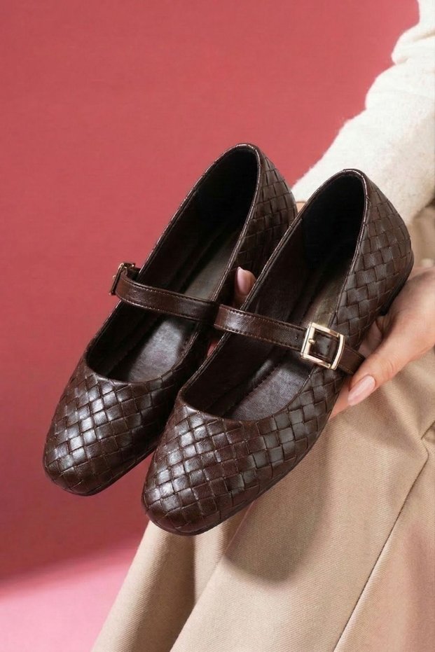 Saphia Brown Skin Knitwear Textured Gold Buckled Belt Stripes Ballet Flats