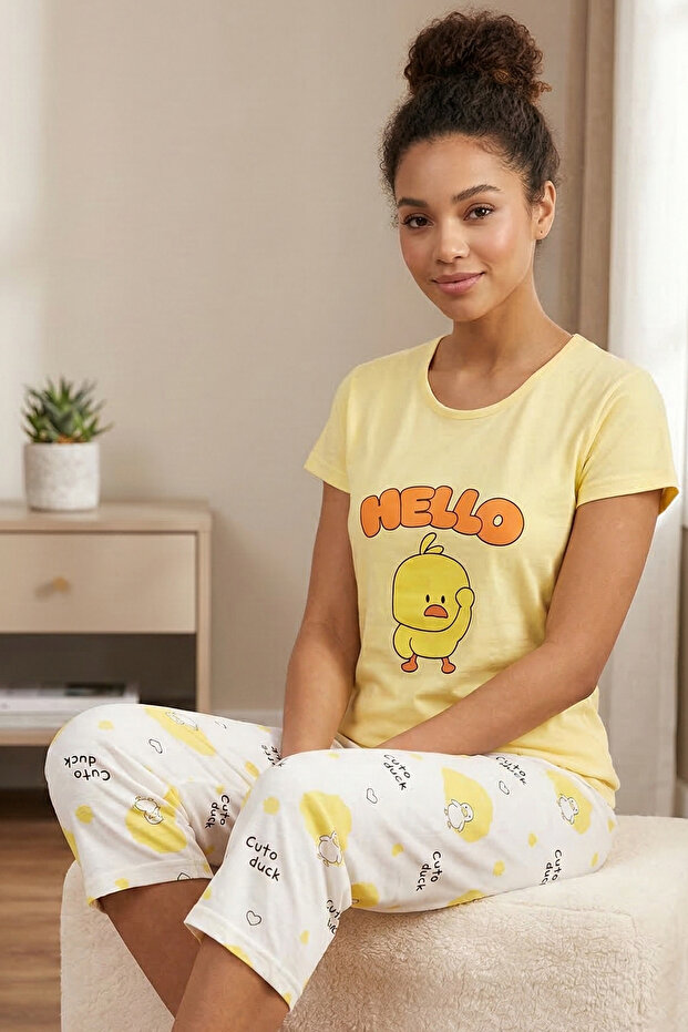 Women's Hello Slogan Printed Crew Neck Short Sleeve Capri Combed Cotton Pajama Set