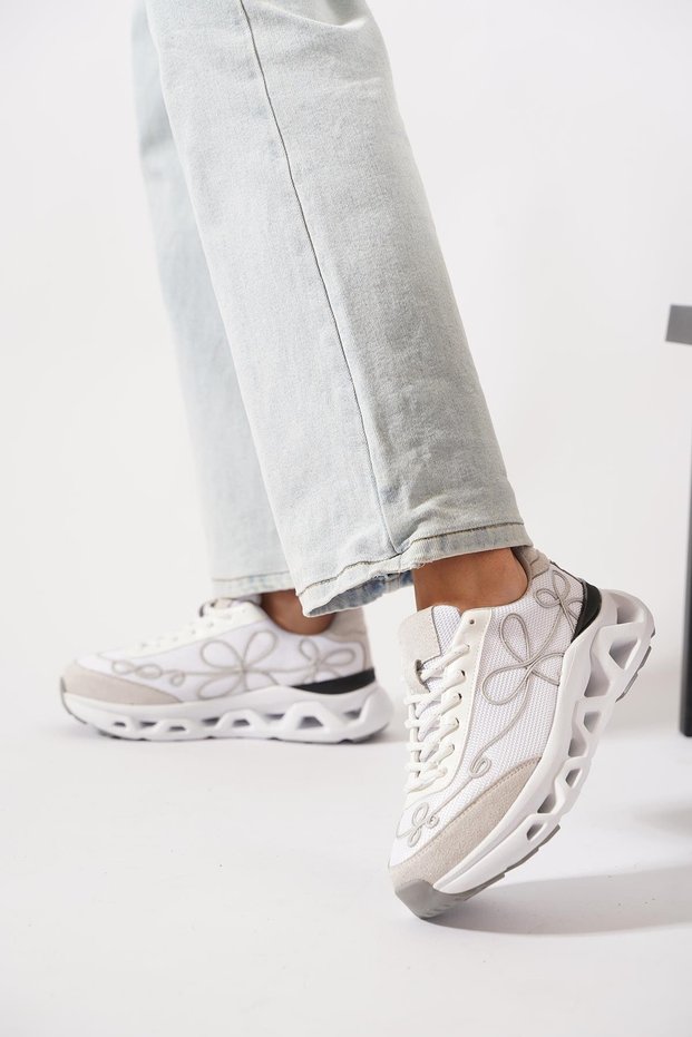 Lofertem Floral Embroidered Women's Sports Shoes White