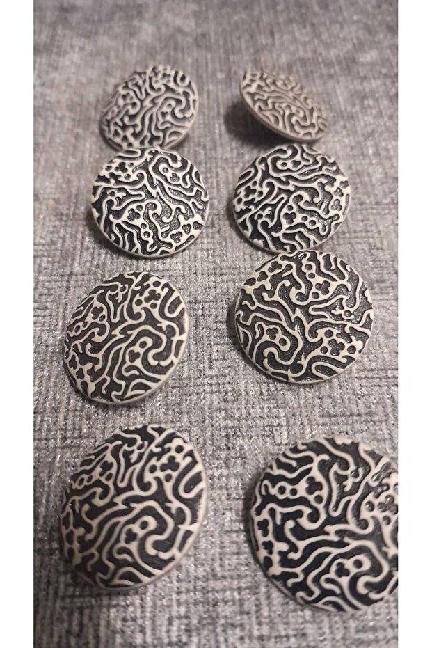 Ǝe Polyester Button 24 Size 18 mm 8 Pieces