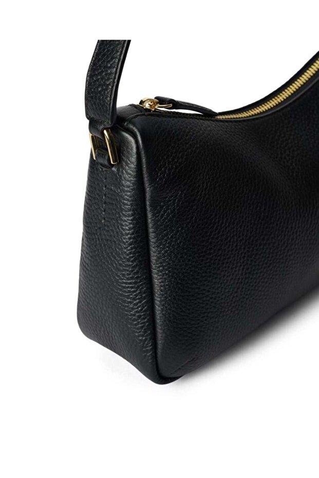 Essential Shoulder Bag - 4