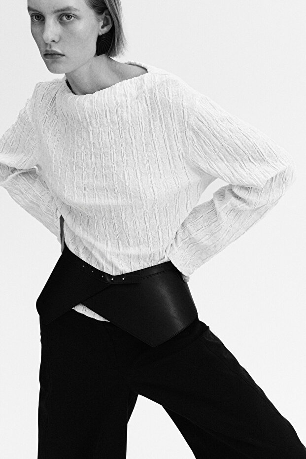 Kayık Yakalı Üst - 2