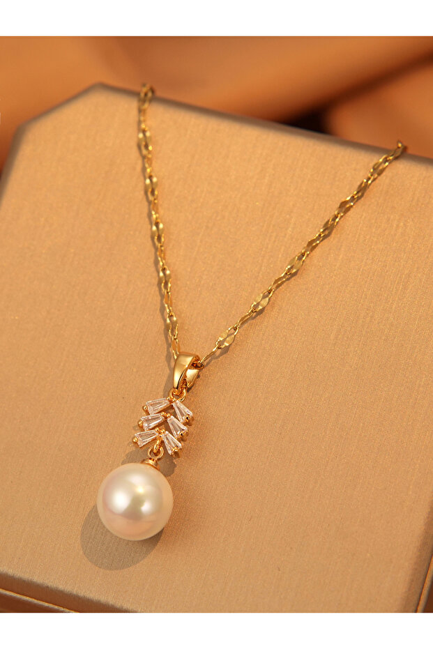 Embellished Faux Pearl Necklace