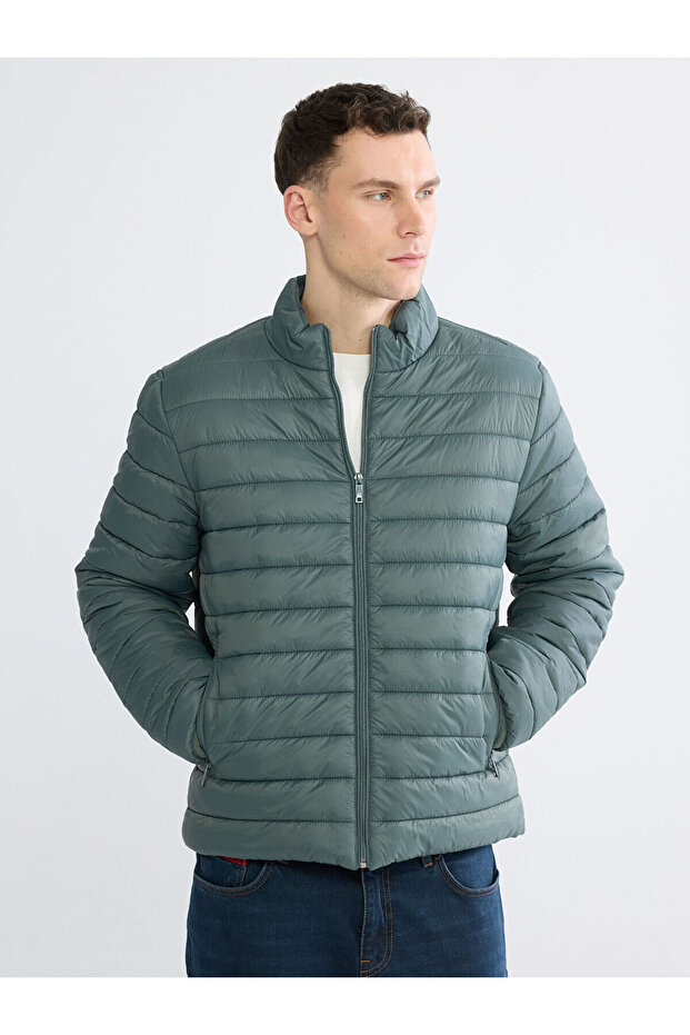 Green Standard Fit Stand Collar Men's Puffer Jacket