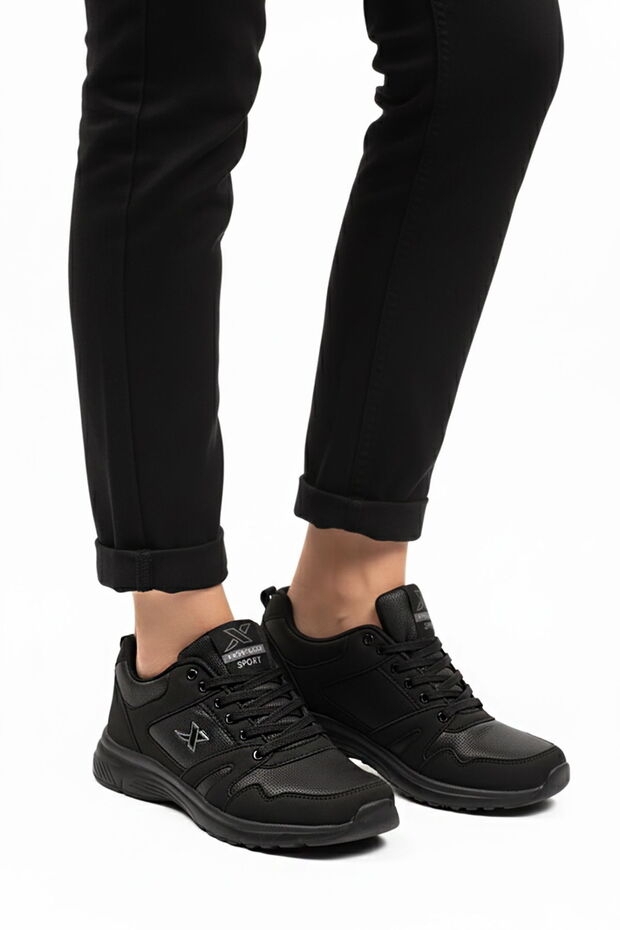 Black Unisex Sports Shoes