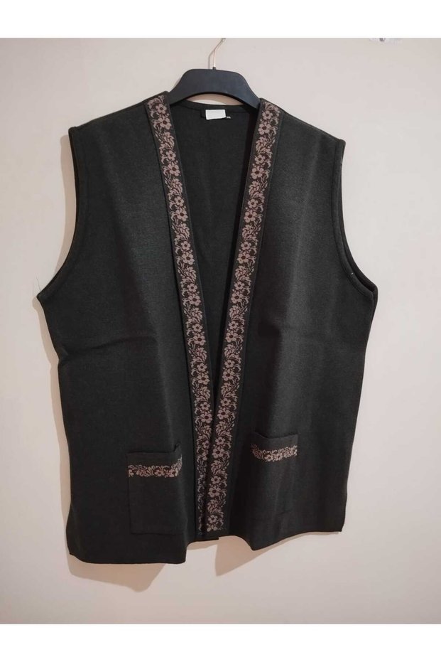 Wool Blended Vest with Steel Knitted Pockets