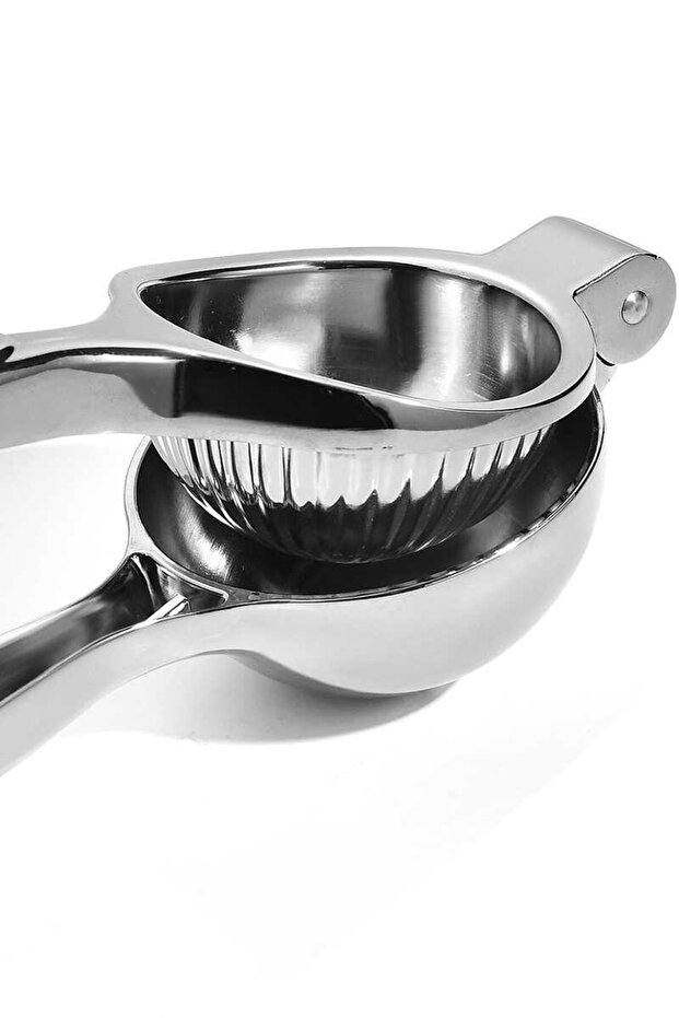 Primanova Lemon Squeezer with Chrome Coating - 5