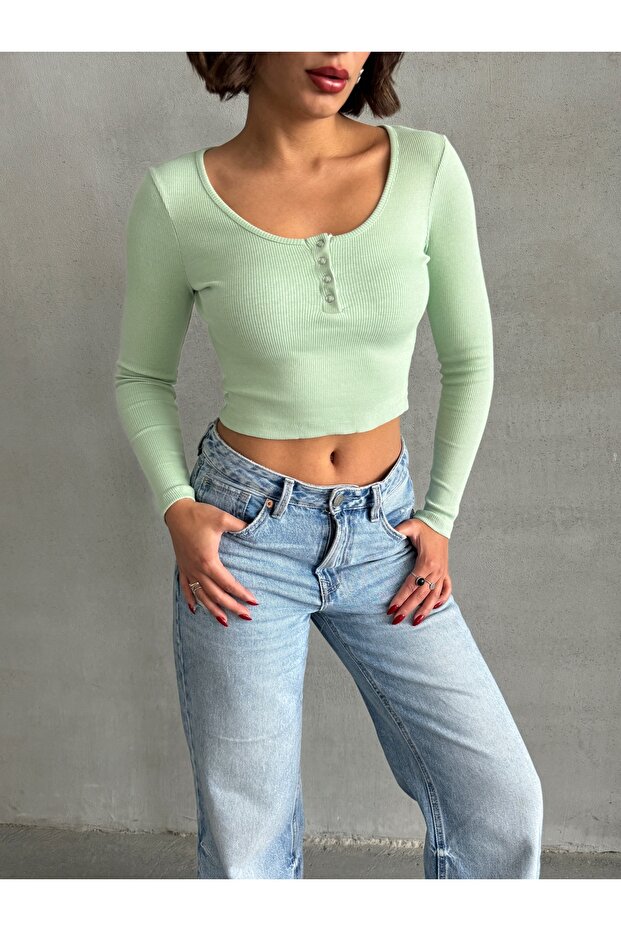 Women's Mint Round Neck Snap Collar Ribbed Knit Long Sleeve Crop Blouse