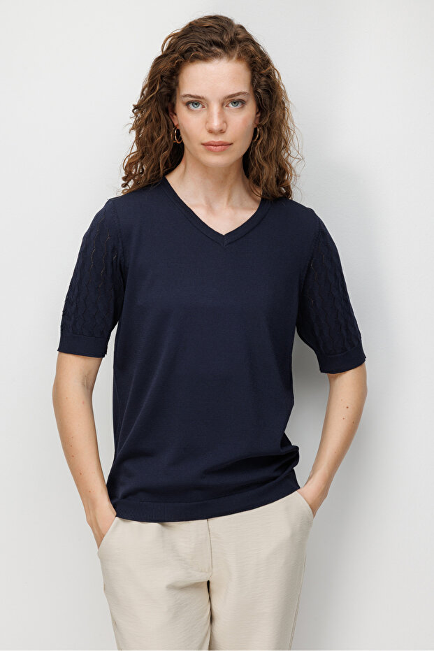 Women's V-Neck Lace-Like Knit Short Sleeve Fine Knit Blouse Dark Blue