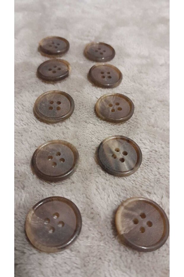 Ǝe Polyester Button 26 Size 18 mm 8 Pieces