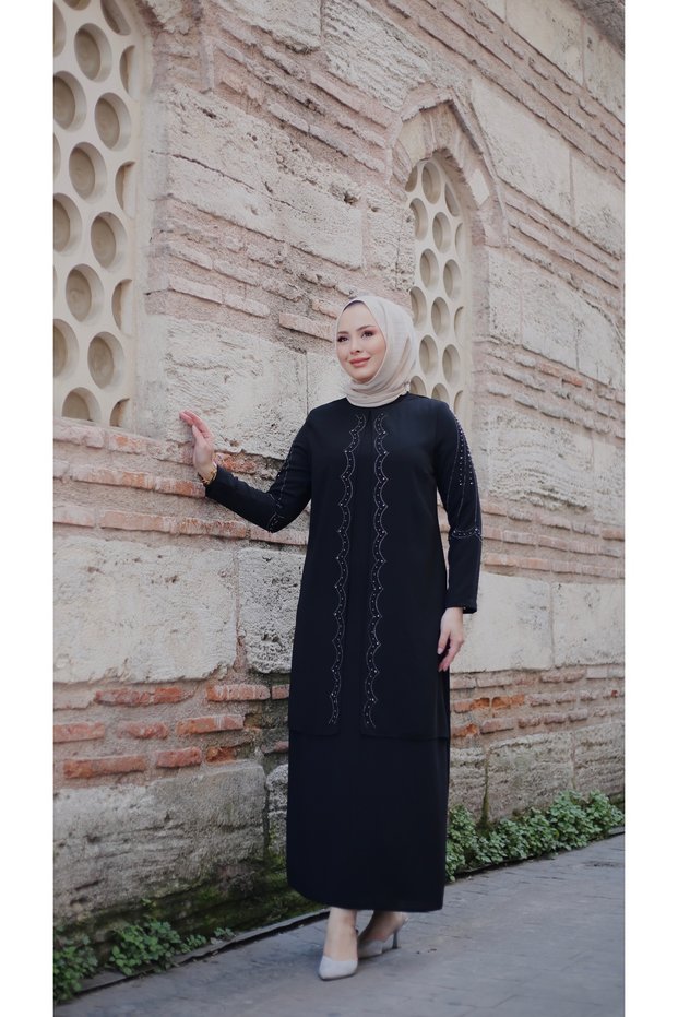 Plus Size Fan-Embellished Mother's Dress with Stone Detail