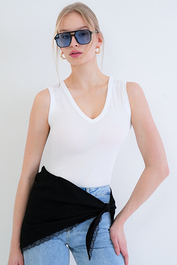 White V-Neck Sleeveless Blouse Alc-X15441