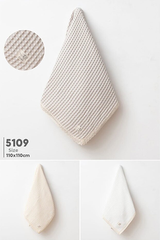 100% Cotton 110X110 cm Pool Honeycomb Eyelet Embroidery for Baby Blanket for Adults