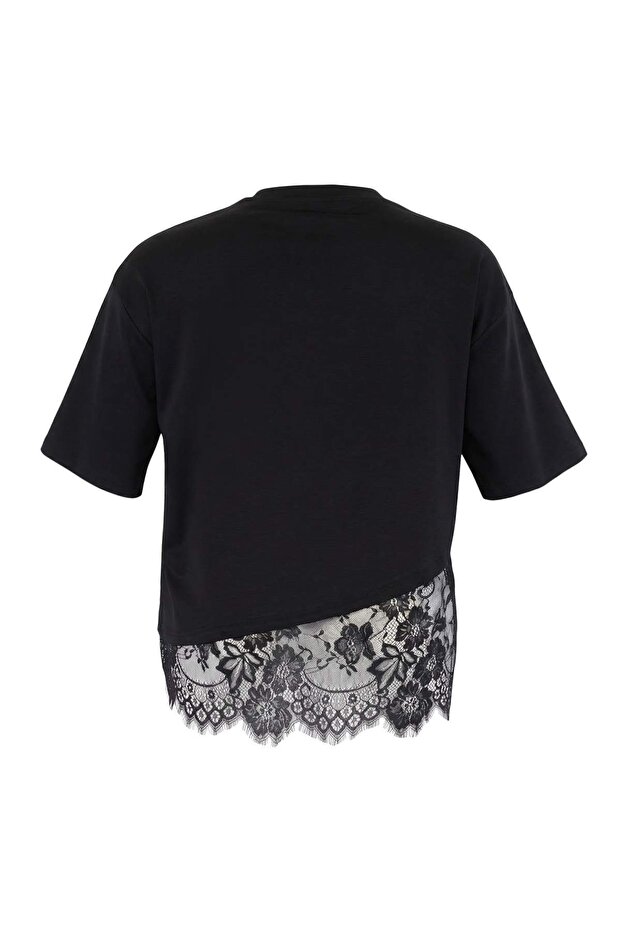 Siyah Etek Ucu Dantel Detaylı Büyük Beden T-shirt TBBSS26BF00047 - 6