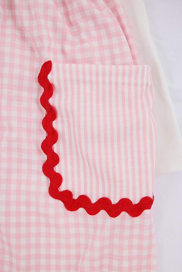 Beyaz-Pembe Ekoseli Kalpli Şerit Detaylı Örme Pijama Takımı TBBSS26AI00071 - 9