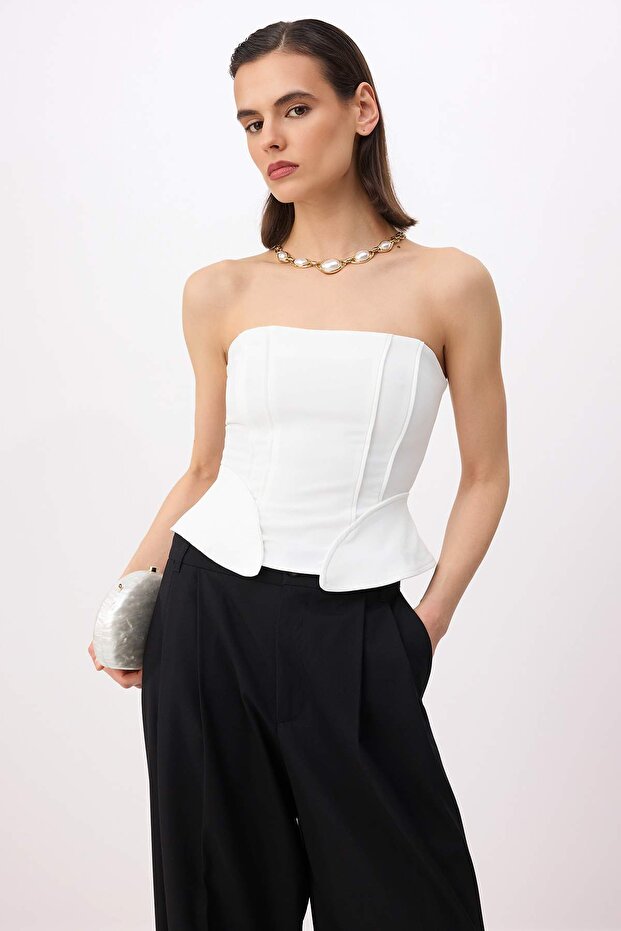 Beyaz Kalp Yaka Peplum Detaylı Party Büstiyer TPRSS26BS00019
