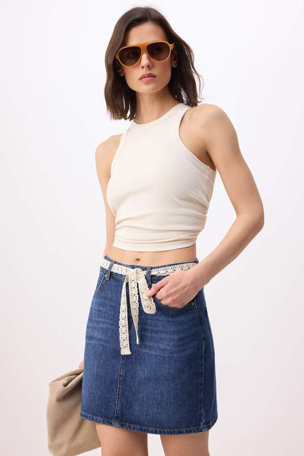 Teen Mavi Orta Bel Dantel Kemerli Mini Denim Etek TWOSS26ET00098