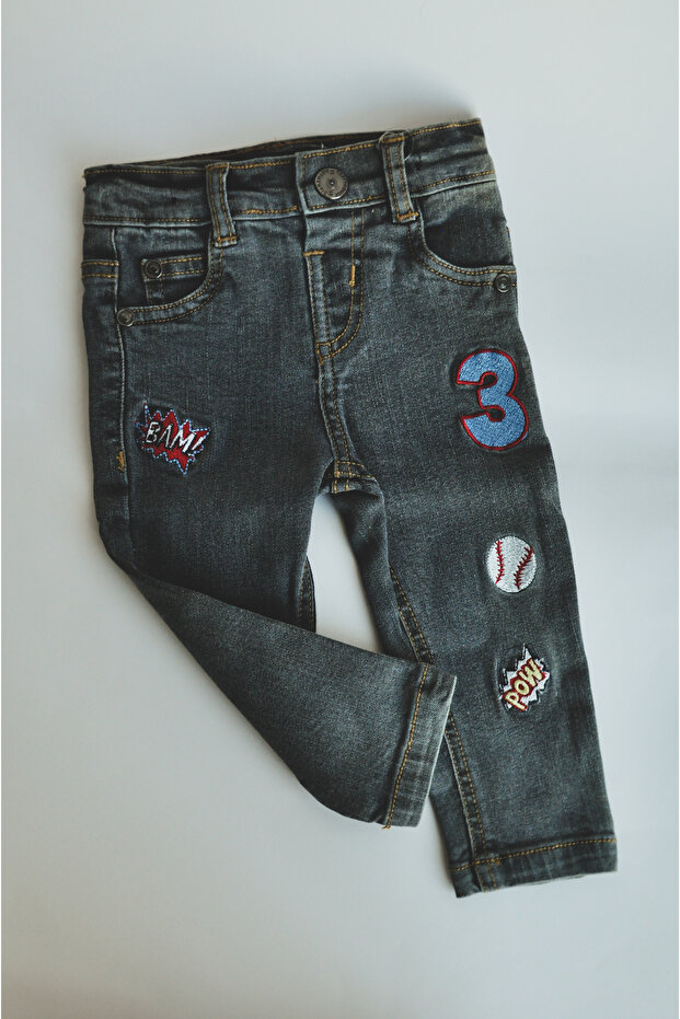 Patch Detail Slim Fit Jeans