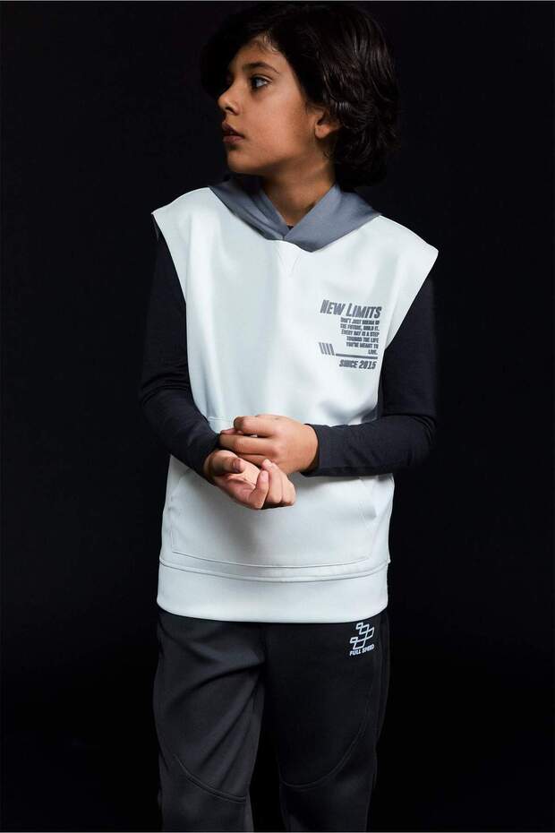 Hooded Printed Scuba Diver Fabric Sleeveless Sweatshirt Boys G6137A826Sp