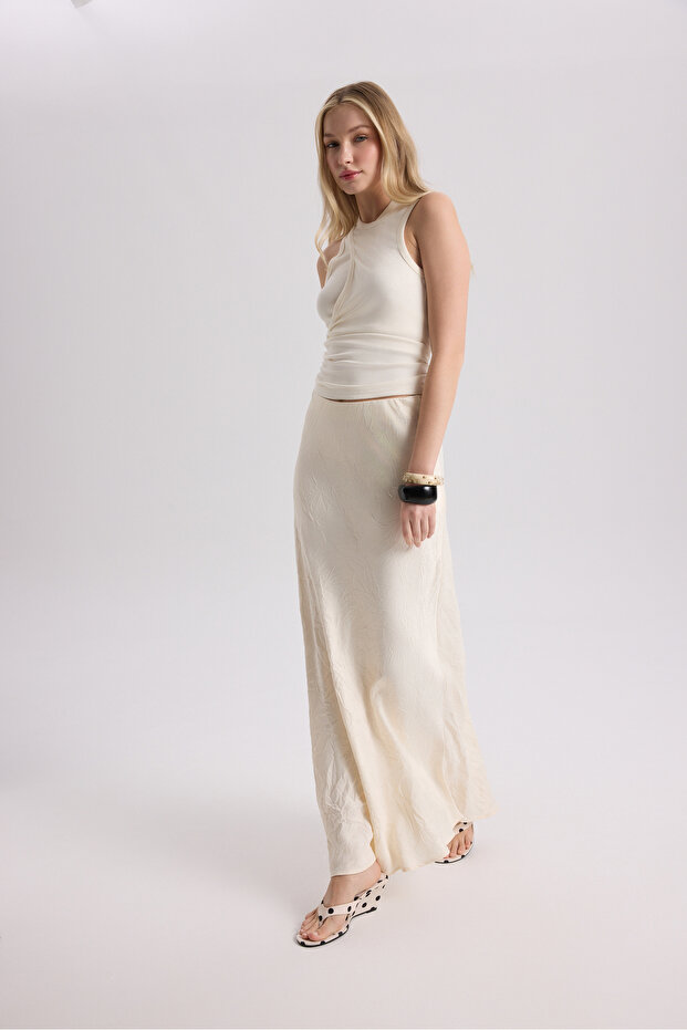 Eubah Wrinkled Long Ecru Satin Skirt