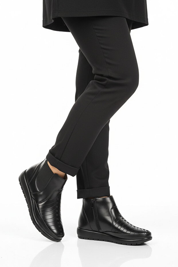 Black Gel Sole Zippered Women's Flat Boots