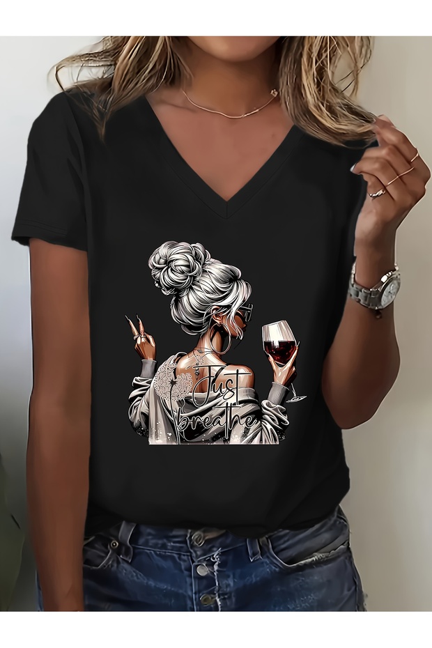 Women's Dramatic Printed V-Neck Sleeved Regular Fit T-Shirt