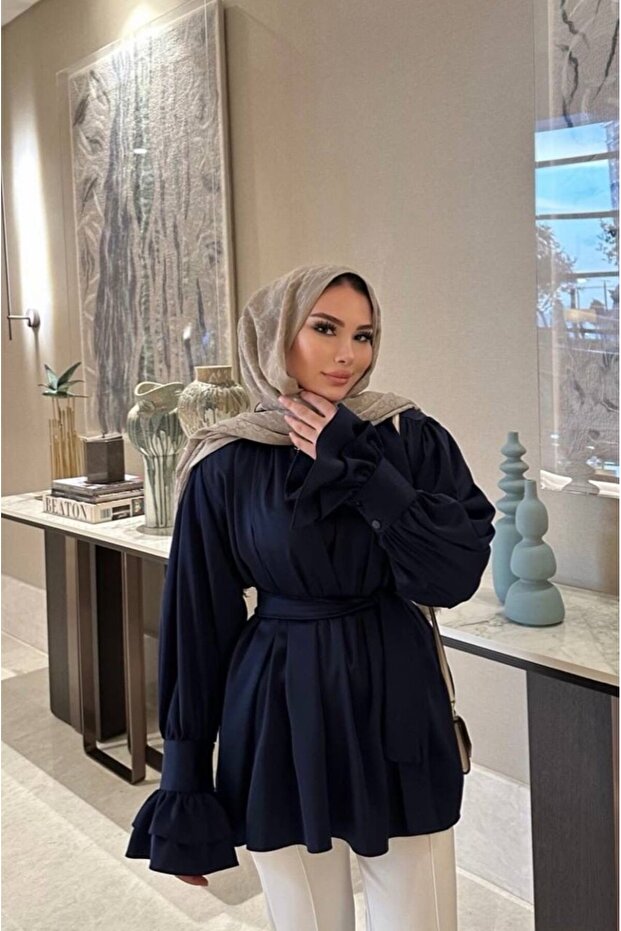 قميص تيسيتورد بحزام