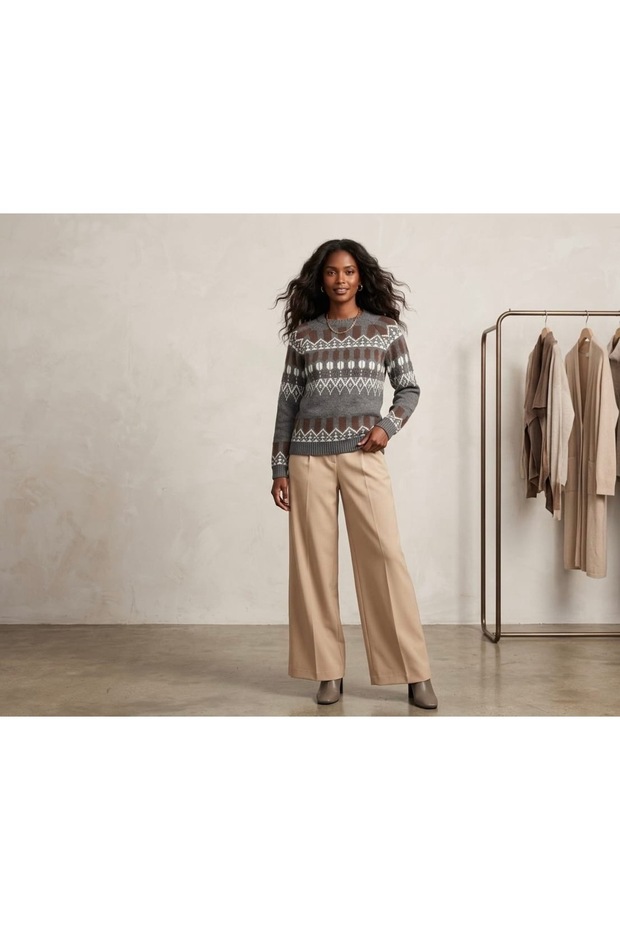 Gray Stylish Sweater with Knitwear Details