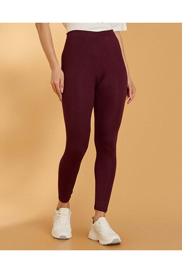 Women Burgundy Plain Leggings
