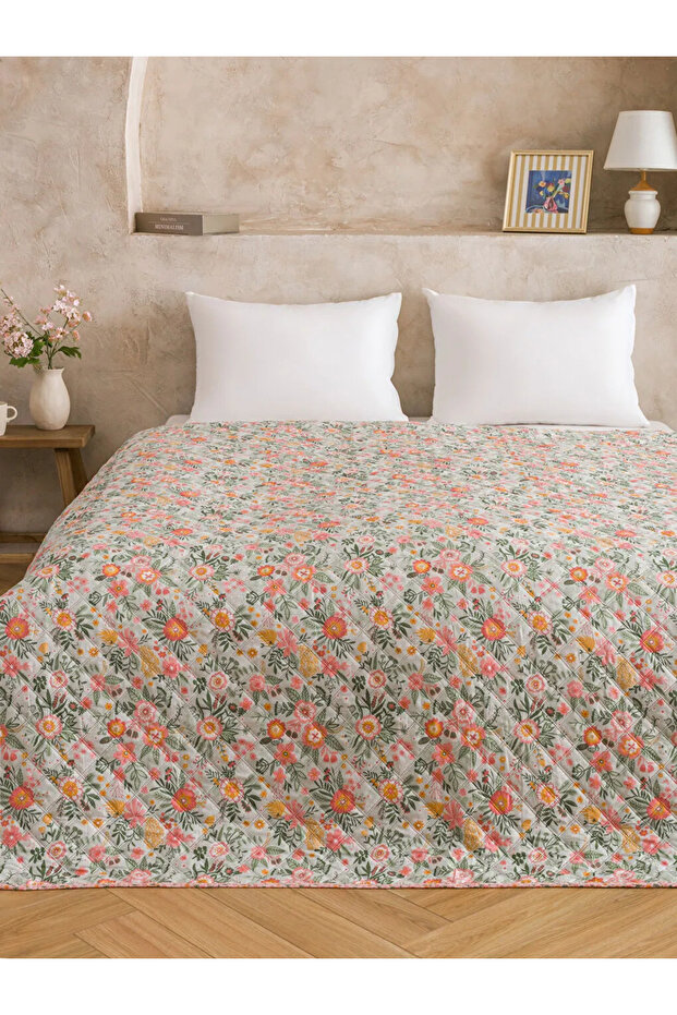 Mixed Floral Pattern Double Bedspread
