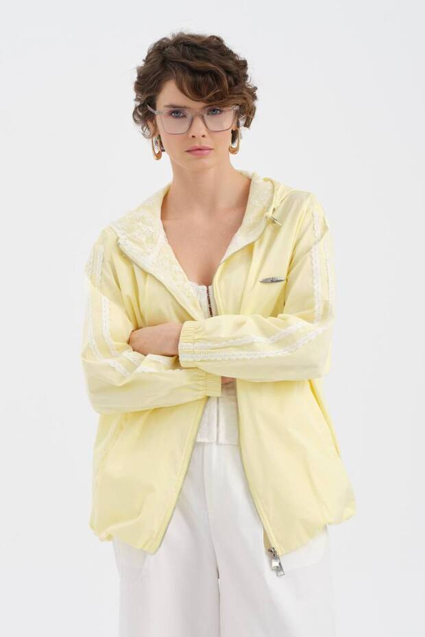 Women's Inside D Lace Detailed Hooded Design Raincoat Jacket