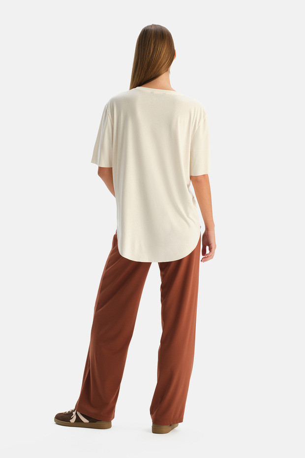 Kırık Beyaz Modal V Yaka Basic Tişört - 2