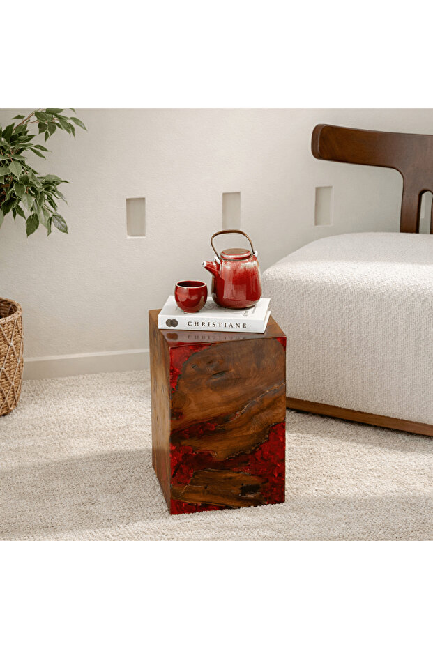Liberti Resin Side Table