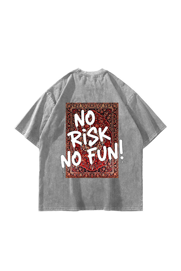تيشيرت أبيض كبير الحجم قابل للغسل للجنسين من No Risk No Fun مطبوع
