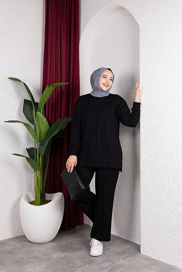 طقم OYSHO المكون من قطعتين مريح وأنيق مع بنطلون من القماش