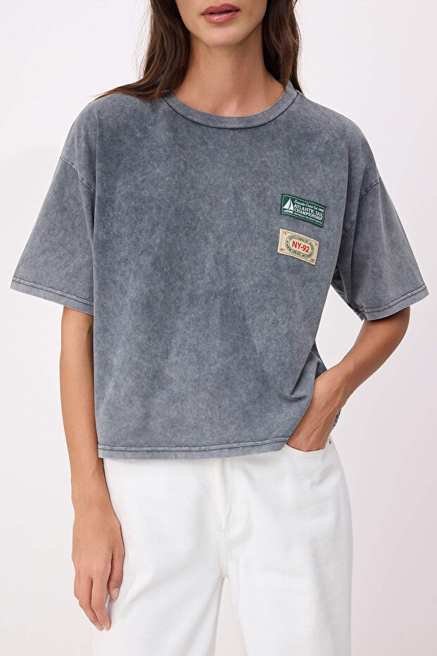 Antrasit Oversize/Geniş Kalıp Eskitme/Soluk Efektli Tok %100 Pamuk Örme T-Shirt TWOSS26TS00088 - 3
