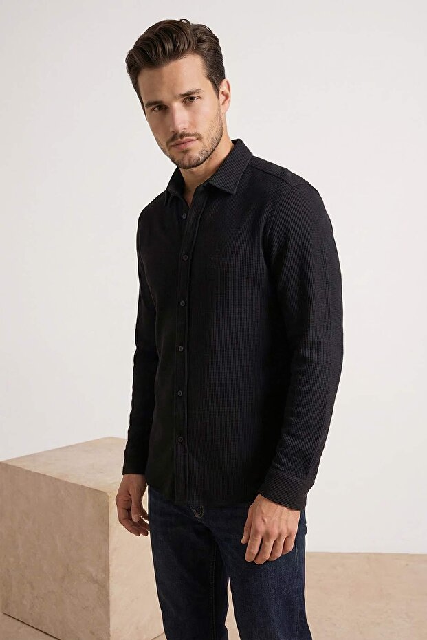 Siyah Normal Kalıp/Regular Fit Fit Waffle Dokulu Mevsimlik Erkek Dokuma Gömlek TMNSS26GO00004 - 2