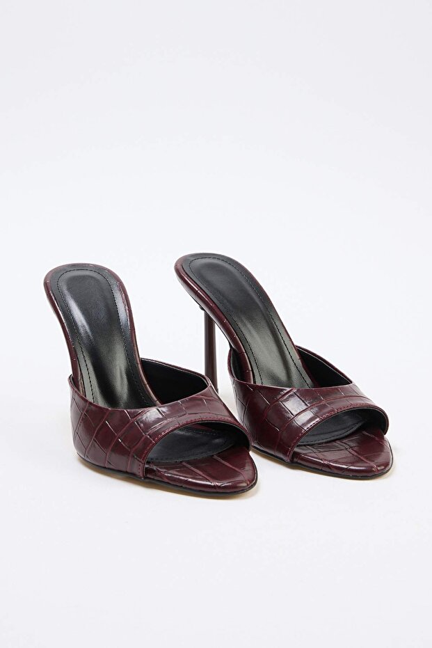 Bordo 9 cm Kadın Klasik Topuklu Ayakkabı TAKSS26TO00049 - 2