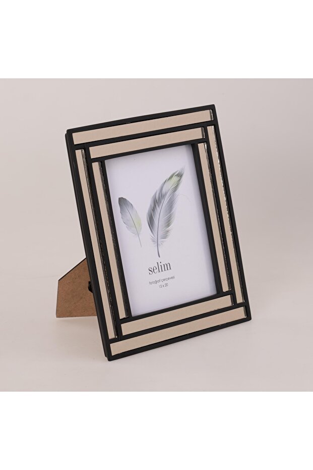إطار لارا عاكس مقاس 15x20 باللون الأسود