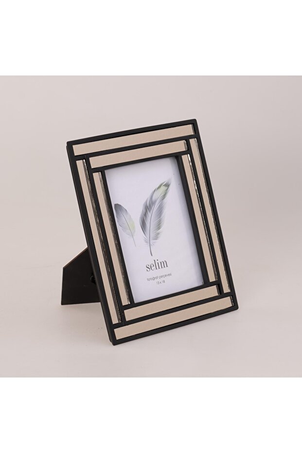 إطار لارا 13x18 معكوس باللون الأسود