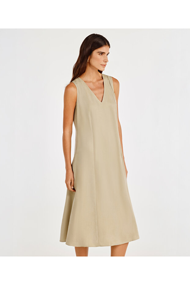 V Yaka Panel Kesikli Elbise - 2