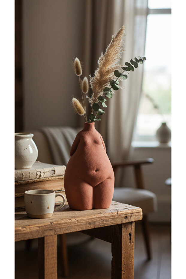 Kadın Figürlü Vazo - 2