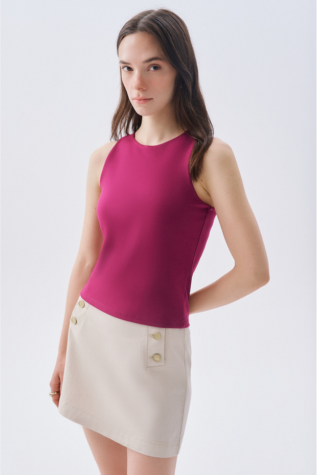 Women's Plum Fitted Sleeveless Crew Neck Blouse