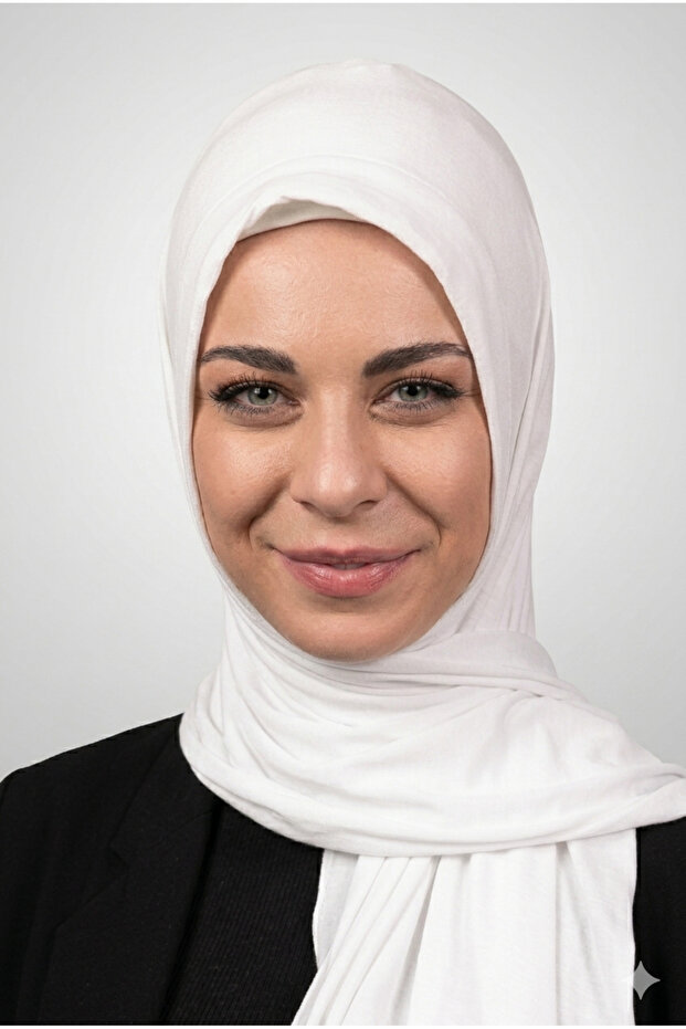 وشاح نسائي مصنوع من القطن الممشط العملي مع إسفنجة أمامية جاهزة للربط باللون الأبيض