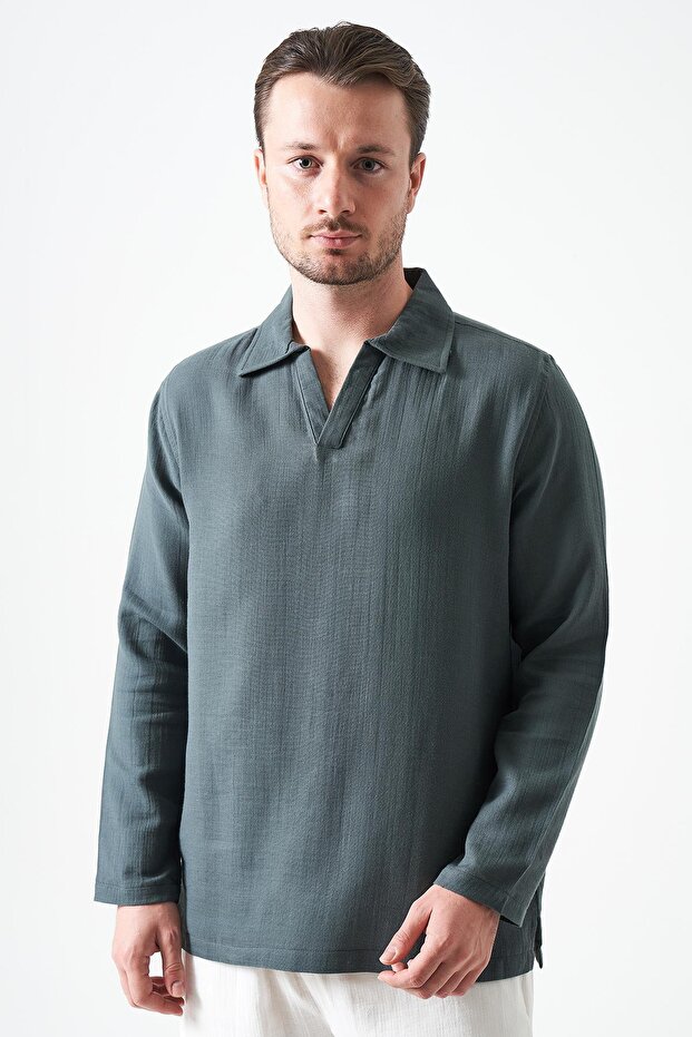 Men's Pine Green Long Sleeve V-Neck Collar Regular Muslin Shirt