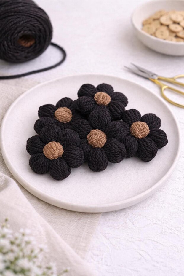 Knitted Daisy Motif Flowers - 10 Pieces