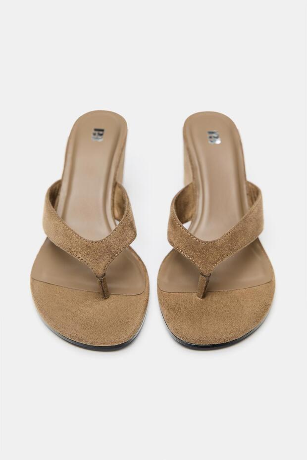 Dolgu topuklu sandalet - 5