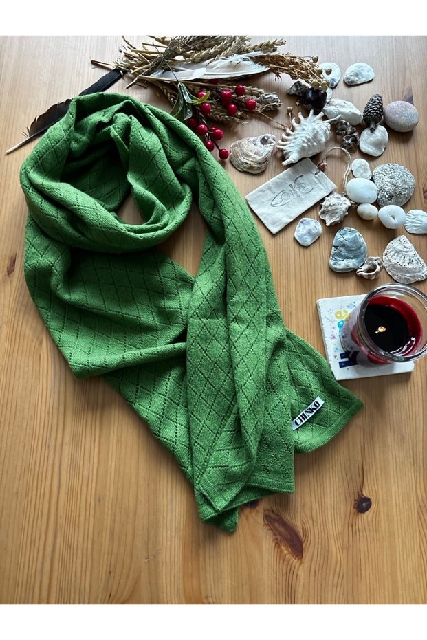 Cashmere and Y Wool Mixed a Lace-Like Knit Thin and Soft Women's Scarf